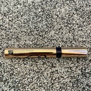 Estée Lauder extreme black mascara